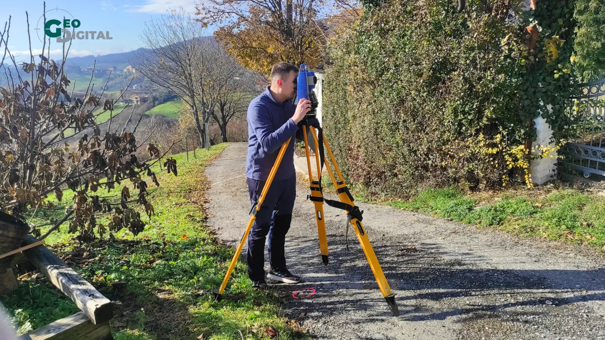 Ovlašteni inženjer geodezije obavlja geodetsku izmjeru na terenu